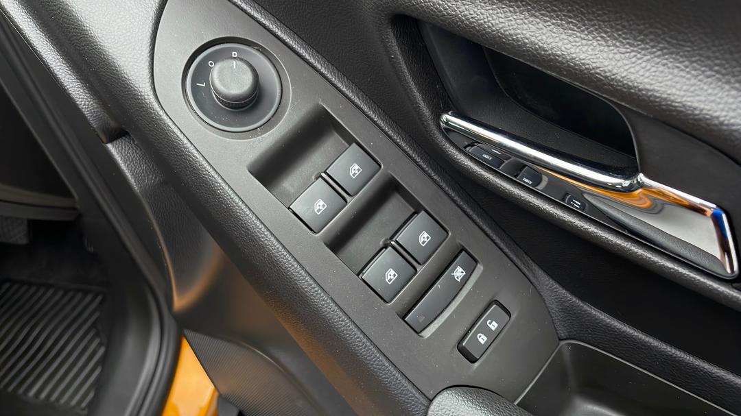 2017 Holden Trax Ls, Automatic, 49024 km, Drivers Side Door Panel Controls