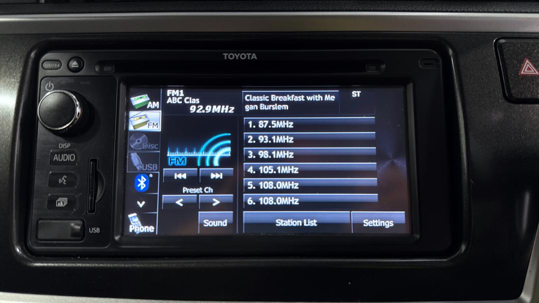 2014 Toyota Corolla Ascent Sport, Automatic, 87517 km, Infotainment System
