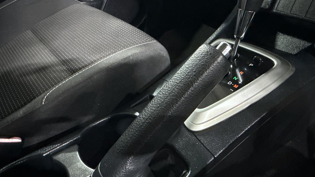 2014 Toyota Corolla Ascent Sport, Automatic, 87517 km, Handbrake