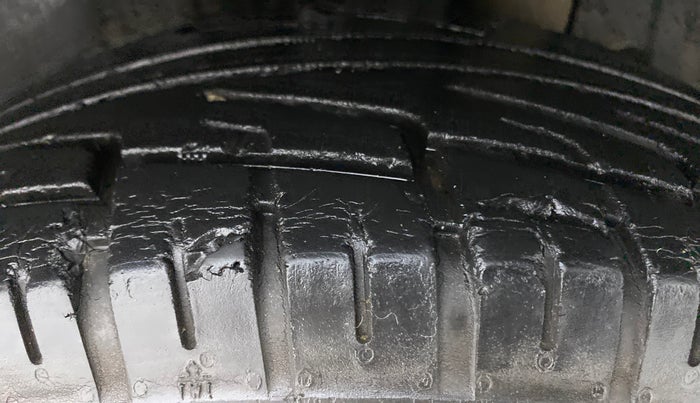 2016 Maruti S Cross ZETA 1.3, Diesel, Manual, 42,360 km, Left Rear Tyre Tread