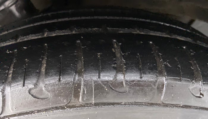 2018 Hyundai Xcent E PLUS, Petrol, Manual, 47,188 km, Left Front Tyre Tread