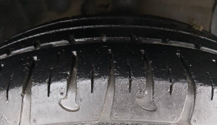 2018 Hyundai Xcent E PLUS, Petrol, Manual, 47,188 km, Right Front Tyre Tread