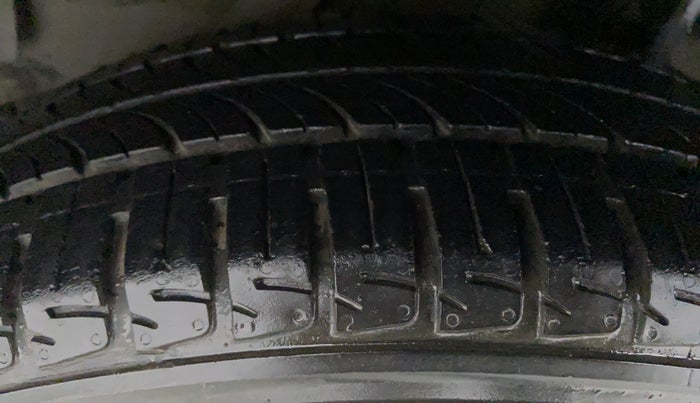 2015 Honda City VX (O) PETROL, Petrol, Manual, 36,456 km, Right Rear Tyre Tread
