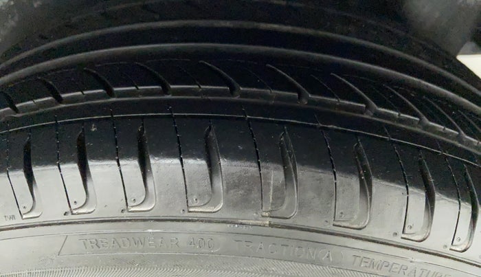 2014 Maruti Ciaz VDI PLUS, Diesel, Manual, 94,381 km, Left Rear Tyre Tread
