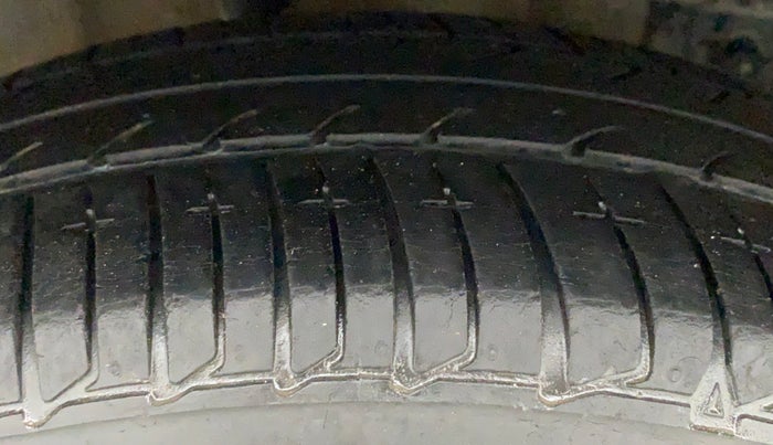 2018 Tata TIGOR XZ PETROL, Petrol, Manual, 40,031 km, Right Rear Tyre Tread
