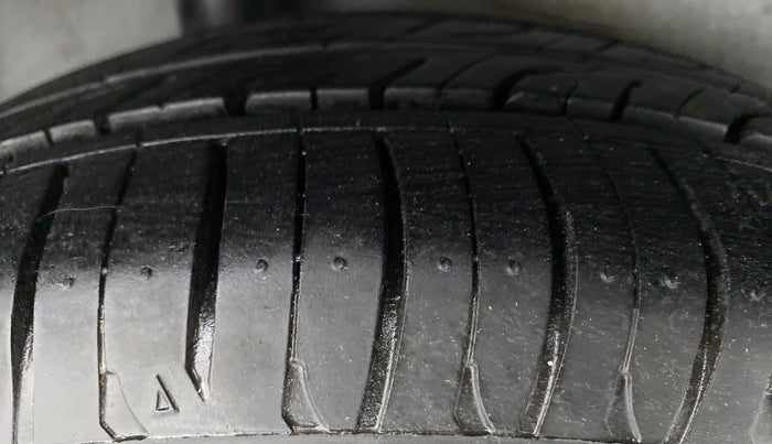 2017 Honda City V MT PETROL, Petrol, Manual, 25,527 km, Right Rear Tyre Tread