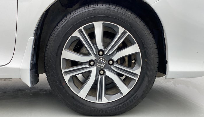 2017 Honda City V MT PETROL, Petrol, Manual, 25,527 km, Right Front Wheel