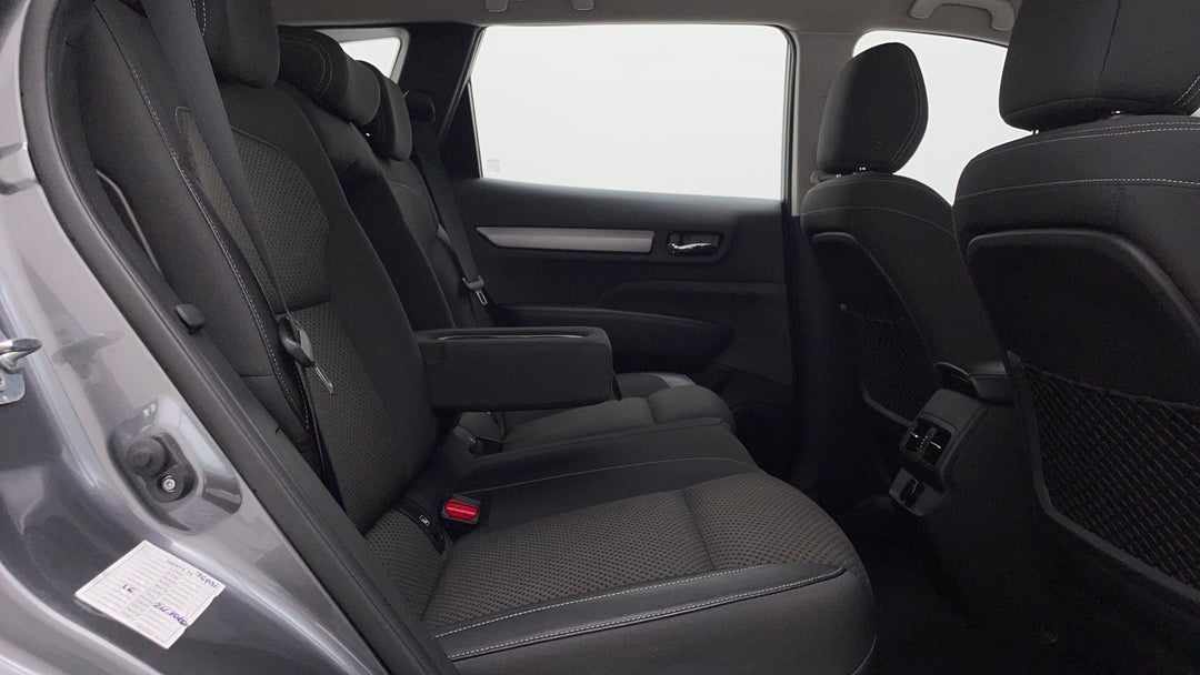 2022 Renault Koleos Life (4x2), Automatic, 34736 km, Right Side Rear Door Cabin View