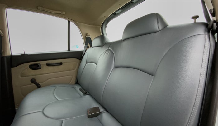 2013 Hyundai Santro Xing GLS, Petrol, Manual, 76,196 km, Right Side Rear Door Cabin
