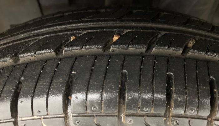 2017 Datsun Redi Go S 1.0, Petrol, Manual, 9,213 km, Left Front Tyre Tread