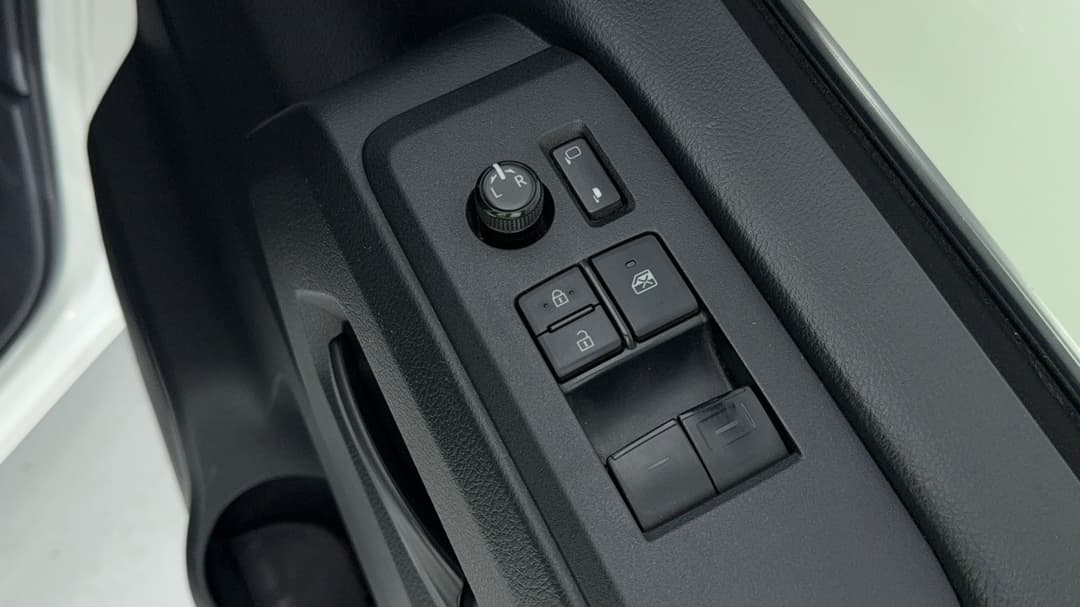 2020 Toyota Hiace Lwb, Automatic, 100353 km, Drivers Side Door Panel Controls