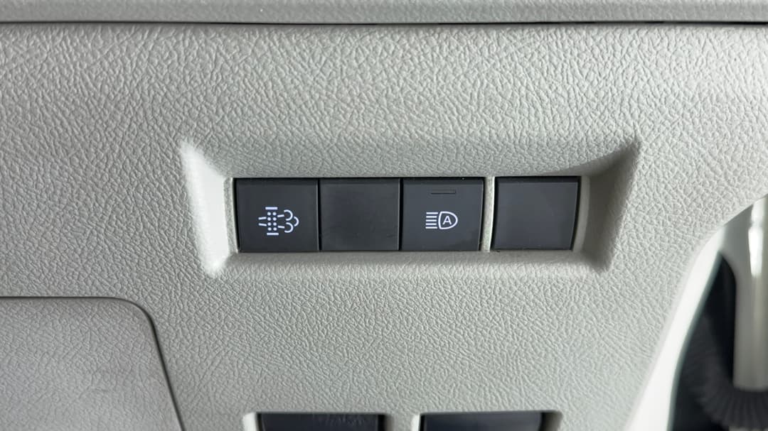 2020 Toyota Hiace Lwb, Automatic, 100353 km, Utility Switches/Buttons