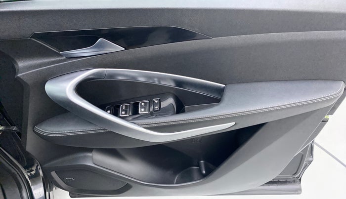 2019 MG HECTOR SHARP DCT PETROL, Petrol, Automatic, 35,499 km, Driver Side Door Panels Control