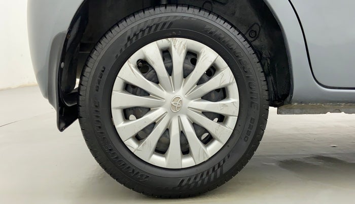 2014 Toyota Etios Liva D 4D GD, Diesel, Manual, 1,66,941 km, Right Rear Wheel