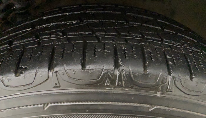 2018 Jeep Compass LONGITUDE (O) 2.0 DIESEL, Diesel, Manual, 34,876 km, Left Front Tyre Tread