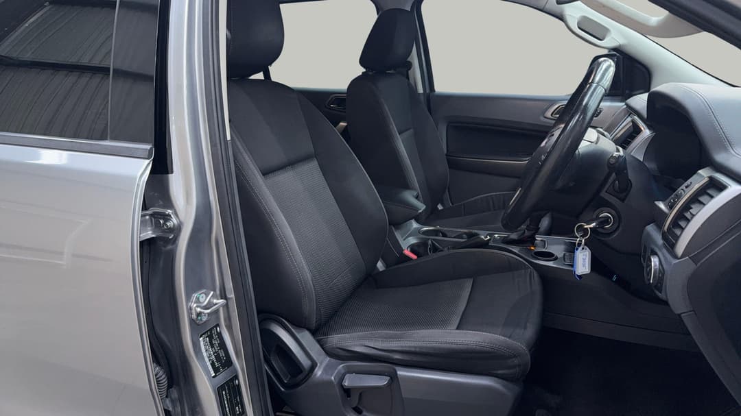 2016 Ford Everest Trend (RWD), Automatic, 105335 km, Right Side Front Door Cabin View