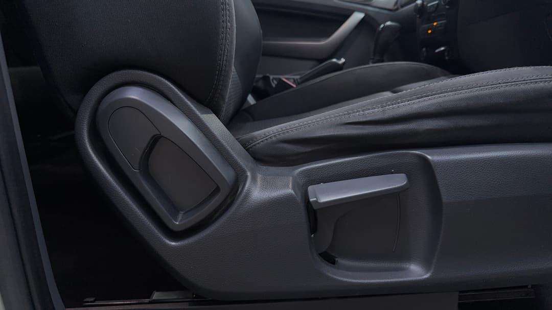 2016 Ford Everest Trend (RWD), Automatic, 105335 km, Drivers Side Adjustment Panel