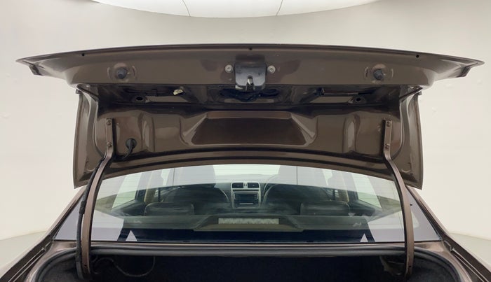 2016 Volkswagen Ameo HIGHLINE 1.2, Petrol, Manual, 64,500 km, Boot Door Open