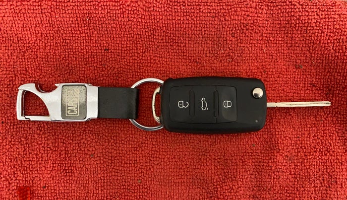 2016 Volkswagen Ameo HIGHLINE 1.2, Petrol, Manual, 64,500 km, Key Close Up