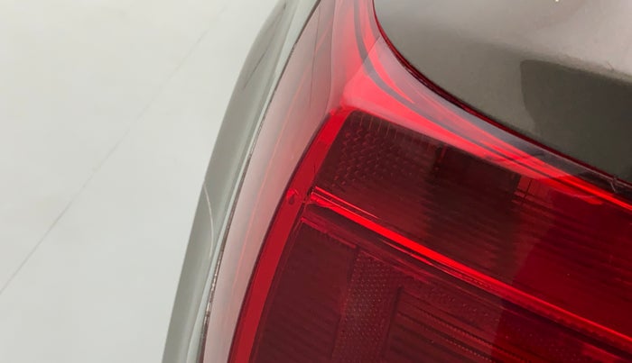 2016 Volkswagen Ameo HIGHLINE 1.2, Petrol, Manual, 64,500 km, Left tail light - Minor damage