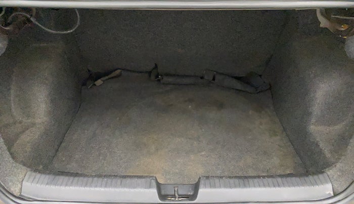 2016 Volkswagen Ameo HIGHLINE 1.2, Petrol, Manual, 64,500 km, Boot Inside