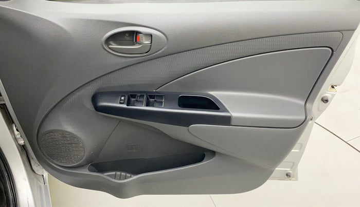 2013 Toyota Etios Liva G, Petrol, Manual, 58,426 km, Driver Side Door Panels Control