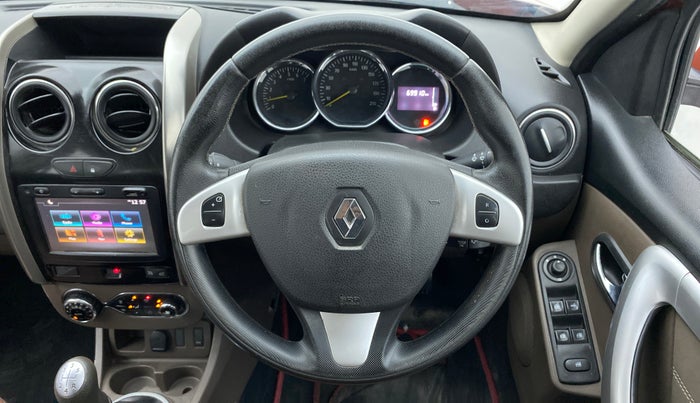 2017 Renault Duster RXZ 85 PS DIESEL, Diesel, Manual, 69,982 km, Steering Wheel Close Up