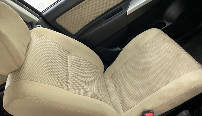 2015 Maruti Wagon R 1.0 LXI, Petrol, Manual, 20,290 km, Front left seat (passenger seat) - Cover slightly stained