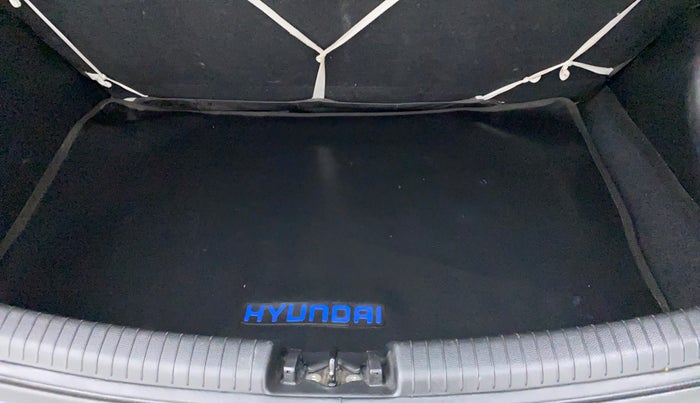 2016 Hyundai Grand i10 SPORTZ 1.2 KAPPA VTVT, Petrol, Manual, 34,047 km, Boot Inside