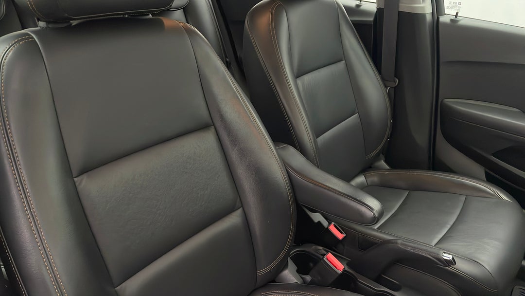 2018 Holden Trax Ltz, Automatic, 116874 km, Right Side Front Door Cabin View