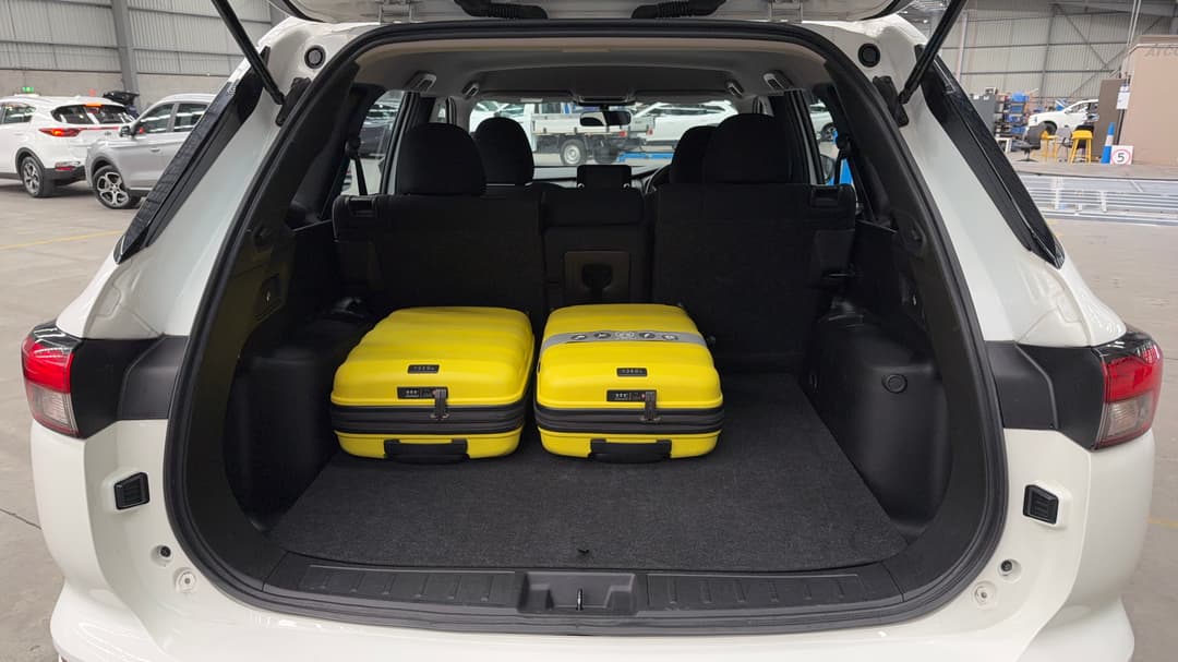 2024 Mitsubishi Outlander Es 5 Seat (2WD), Automatic, 58041 km, Boot Inside View with Luggage