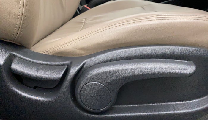2018 Hyundai Elite i20 ASTA 1.2, Petrol, Manual, 43,395 km, Driver Side Adjustment Panel