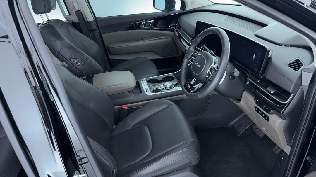 2024 Kia Carnival Gt-line, Automatic, 22393 km, Right Side Front Door Cabin View