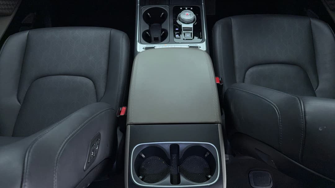 2024 Kia Carnival Gt-line, Automatic, 22393 km, Center Console