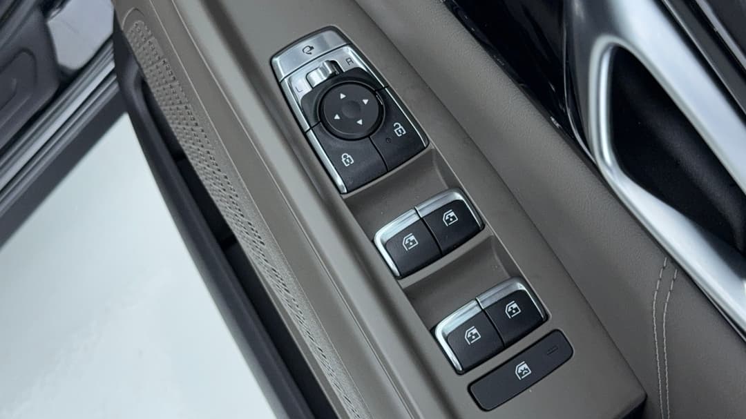 2024 Kia Carnival Gt-line, Automatic, 22393 km, Drivers Side Door Panel Controls