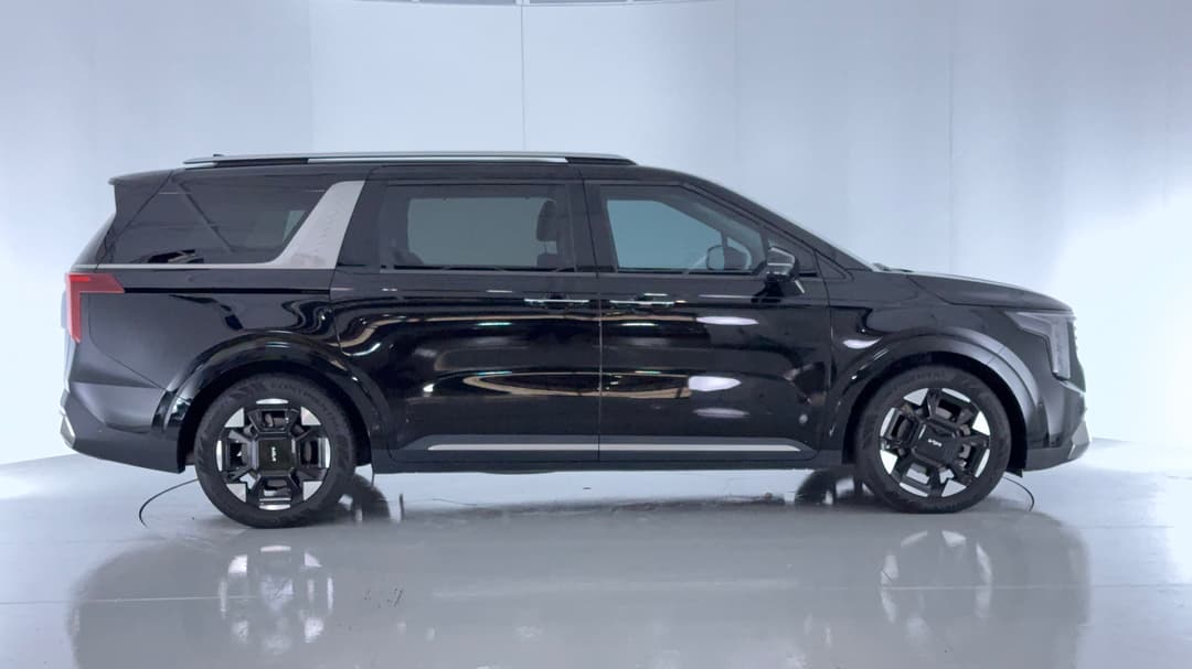 2024 Kia Carnival Gt-line, Automatic, 22393 km, Right Side View