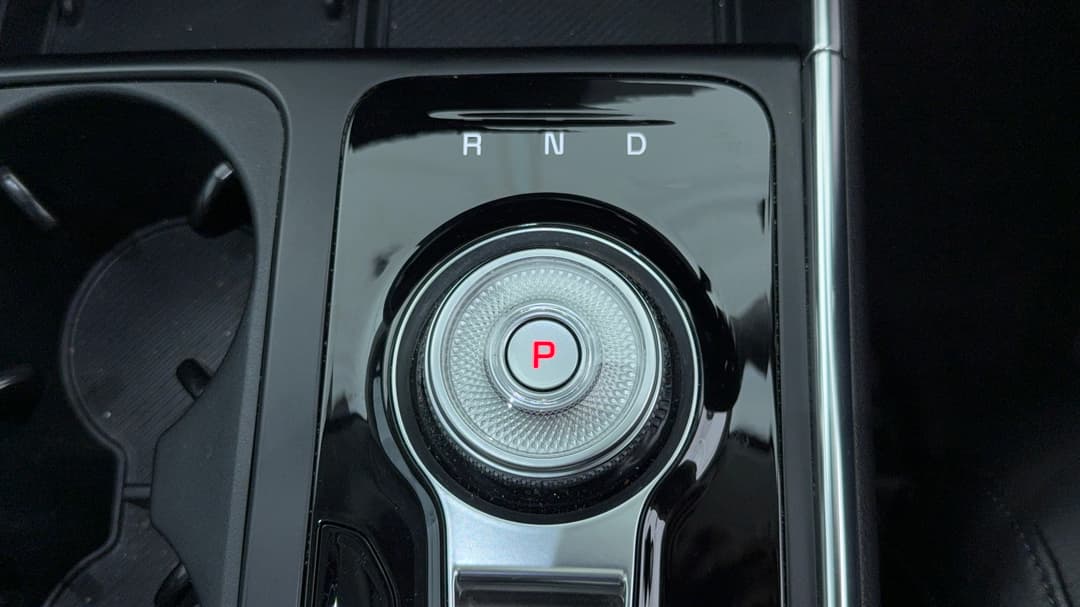 2024 Kia Carnival Gt-line, Automatic, 22393 km, Gear Lever 