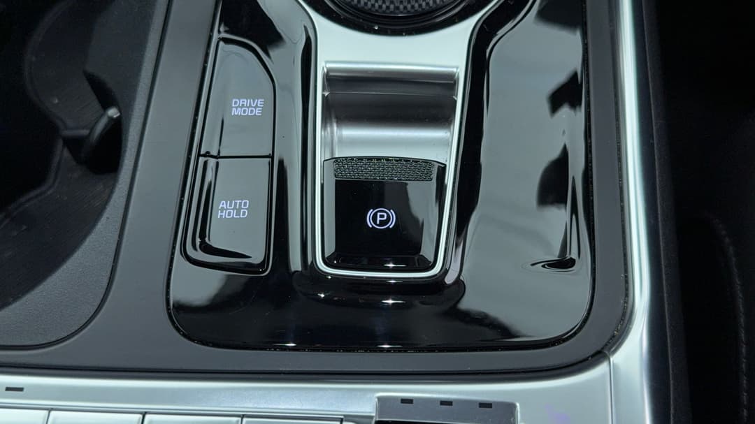 2024 Kia Carnival Gt-line, Automatic, 22393 km, Handbrake