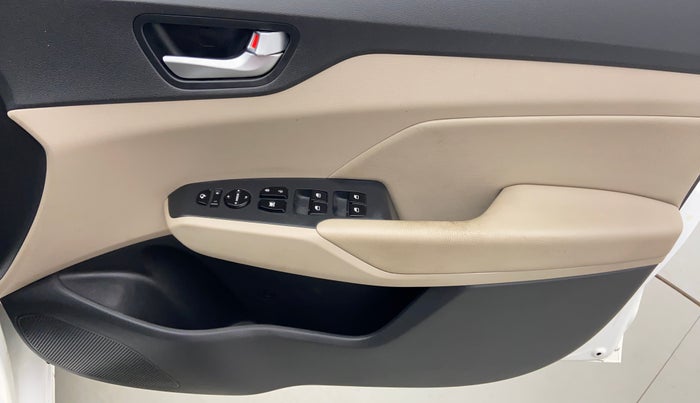 2018 Hyundai Verna 1.6 SX VTVT AT (O), Petrol, Automatic, 17,496 km, Driver Side Door Panels Controls