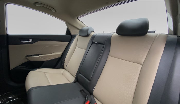 2018 Hyundai Verna 1.6 SX VTVT AT (O), Petrol, Automatic, 17,496 km, Right Side Door Cabin View