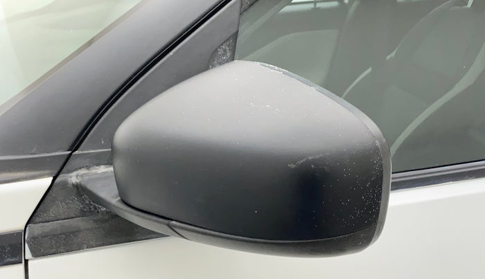2022 Nissan MAGNITE XE, Petrol, Manual, 19,864 km, Left rear-view mirror - Cover has minor damage