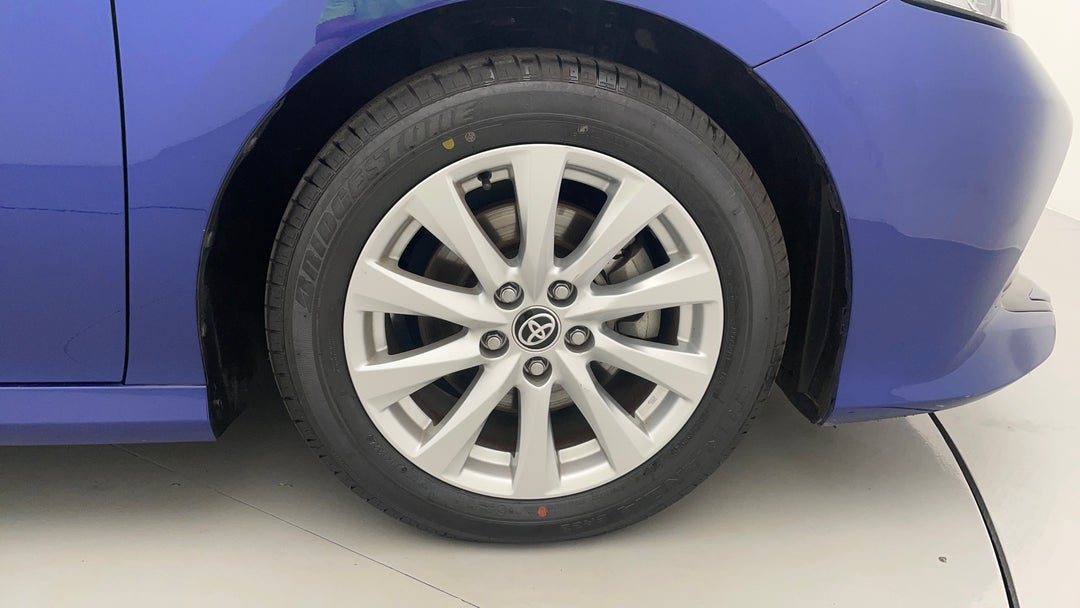 2020 Toyota Camry Ascent Hybrid, Automatic, 58393 km, Right Front Wheel