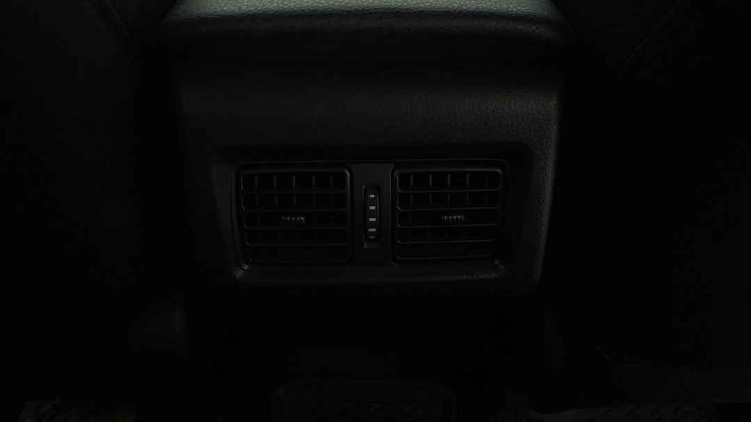 2020 Toyota Camry Ascent Hybrid, Automatic, 58393 km, Rear A/C Vent