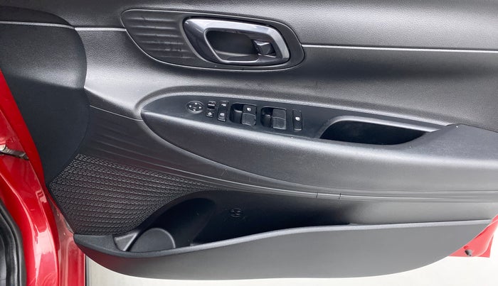 2021 Hyundai NEW I20 SPORTZ 1.2 MT, Petrol, Manual, 31,677 km, Driver Side Door Panels Control