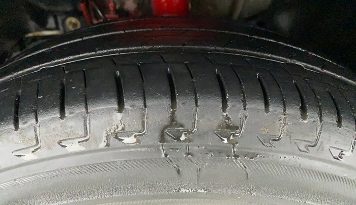 2018 Tata TIAGO NRG PETROL, CNG, Manual, 25,907 km, Left Front Tyre Tread