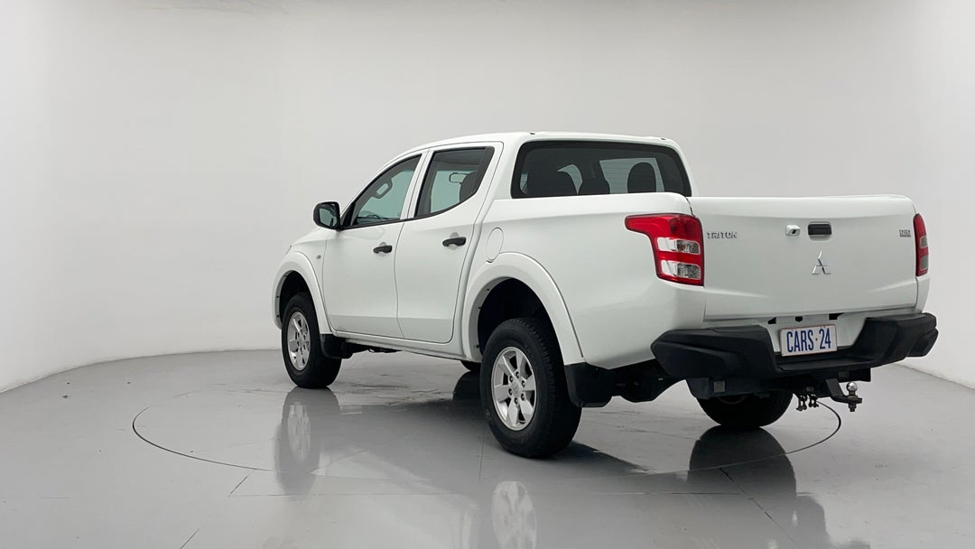 Left Back Diagonal (45- Degree) View