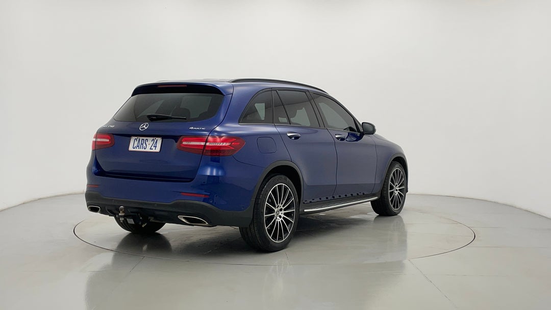 Right Back Diagonal (45- Degree) View