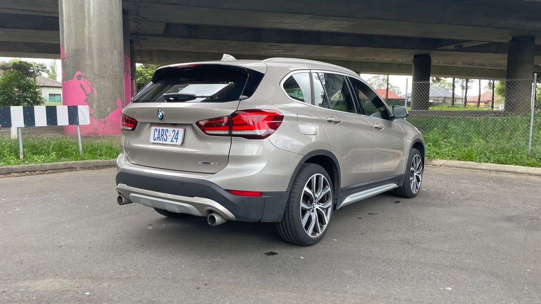 Right Back Diagonal (45- Degree) View