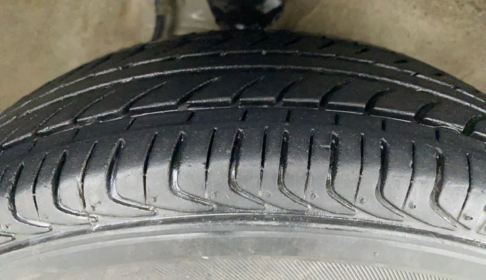 2015 Maruti Alto 800 LXI, Petrol, Manual, 30,462 km, Right Front Tyre Tread