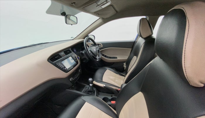 2017 Hyundai Elite i20 ASTA 1.2 (O), Petrol, Manual, 1,46,066 km, Right Side Front Door Cabin